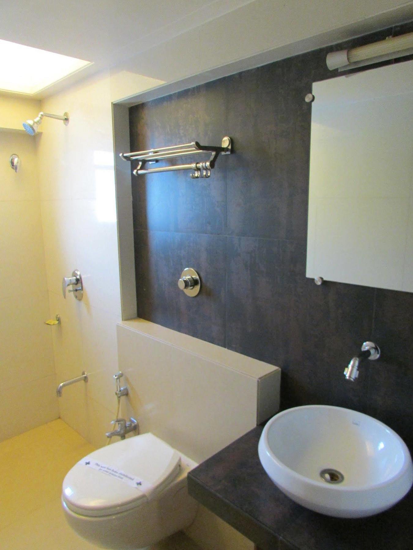 Hotel Mourya Residency Thána Kültér fotó