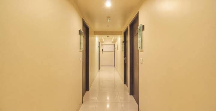 Hotel Mourya Residency Thána Kültér fotó